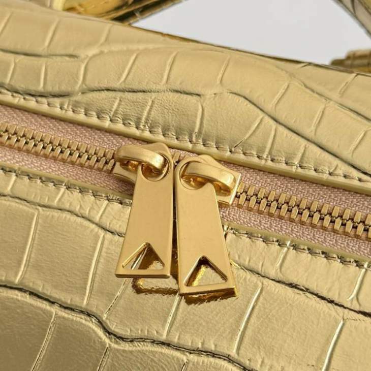 Picture of Bottega Veneta Handbags _SKUfw218885421fw